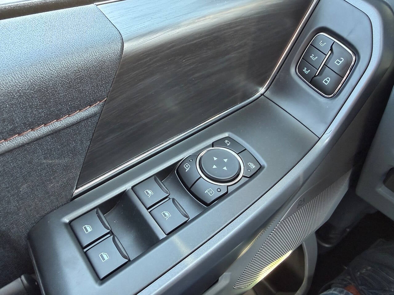2026 Ford F-150 Lariat 4x4 4dr SuperCrew 5.5 ft. SB