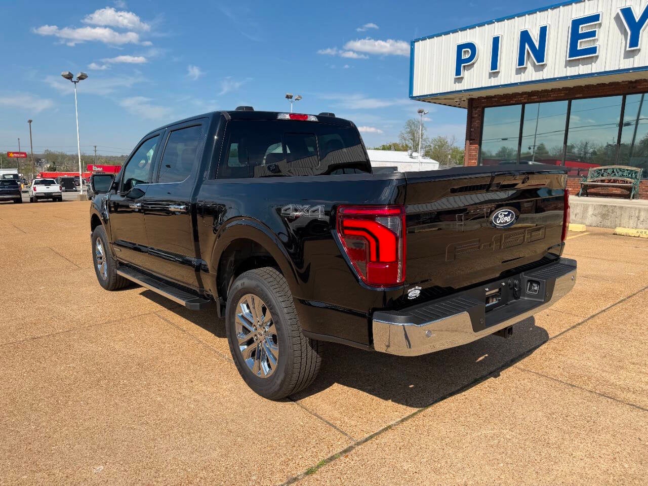 2026 Ford F-150 Lariat 4x4 4dr SuperCrew 5.5 ft. SB