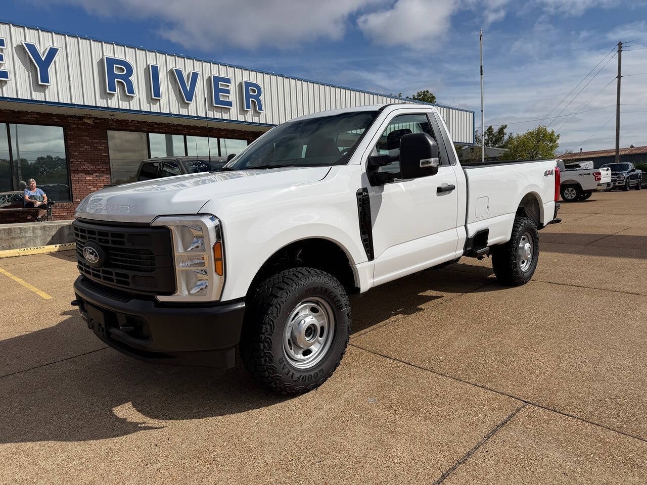 2027 Ford F-350 Super Duty XL 4x4 2dr Regular Cab 8 ft. LB SRW Pickup