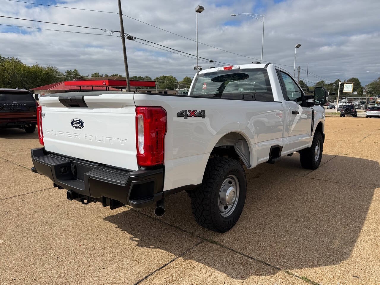 2027 Ford F-350 Super Duty XL 4x4 2dr Regular Cab 8 ft. LB SRW Pickup