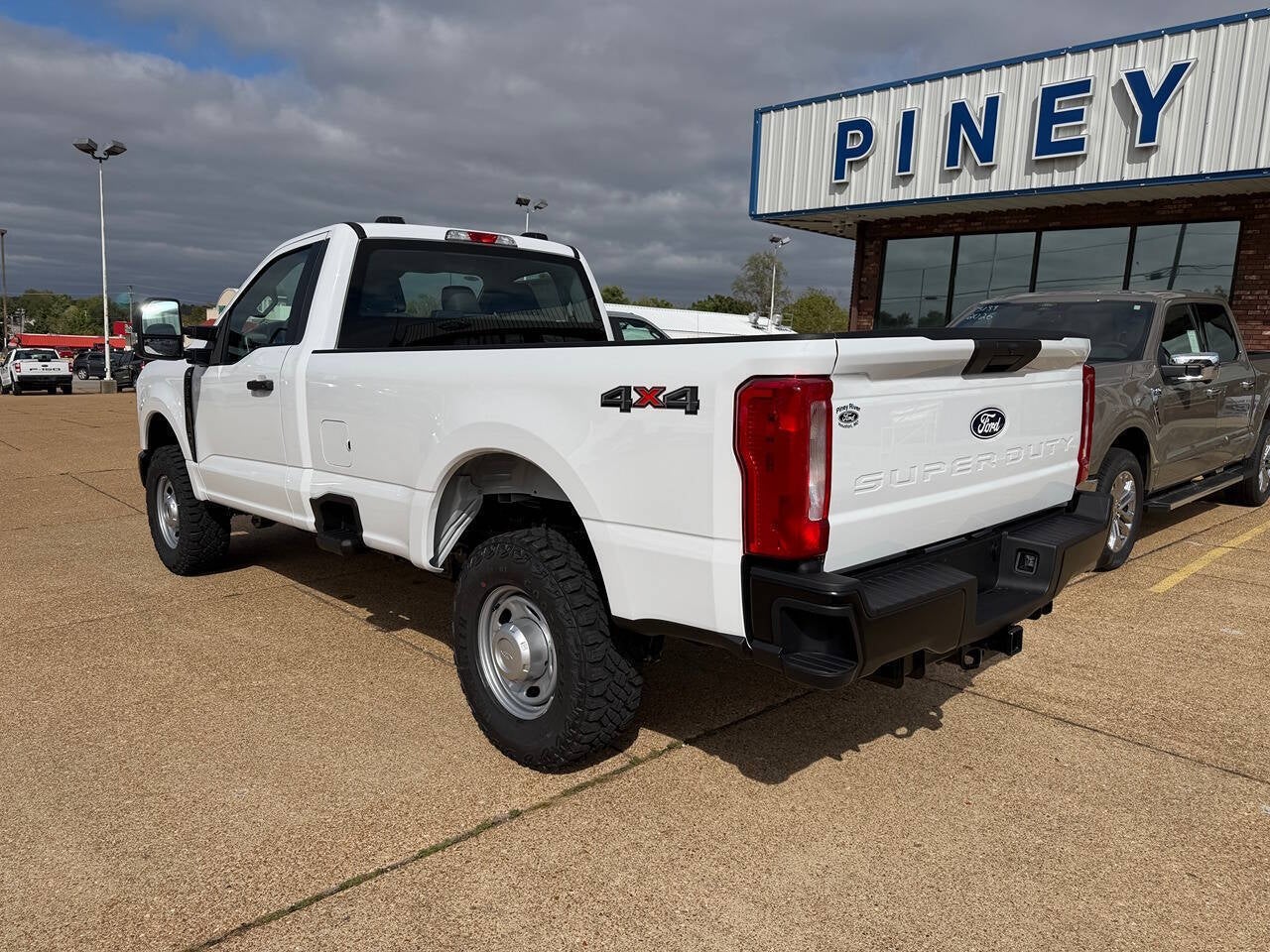 2027 Ford F-350 Super Duty XL 4x4 2dr Regular Cab 8 ft. LB SRW Pickup