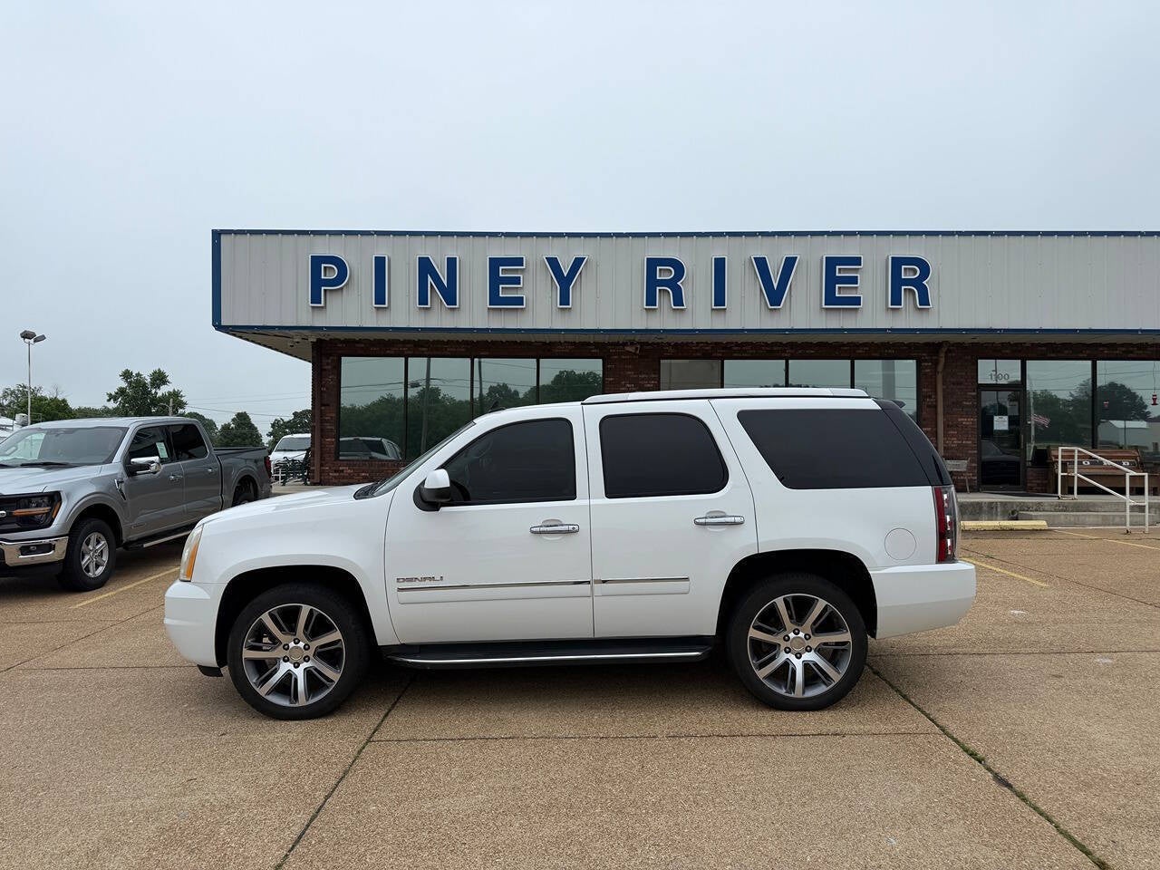 2011 GMC Yukon Denali AWD 4dr SUV