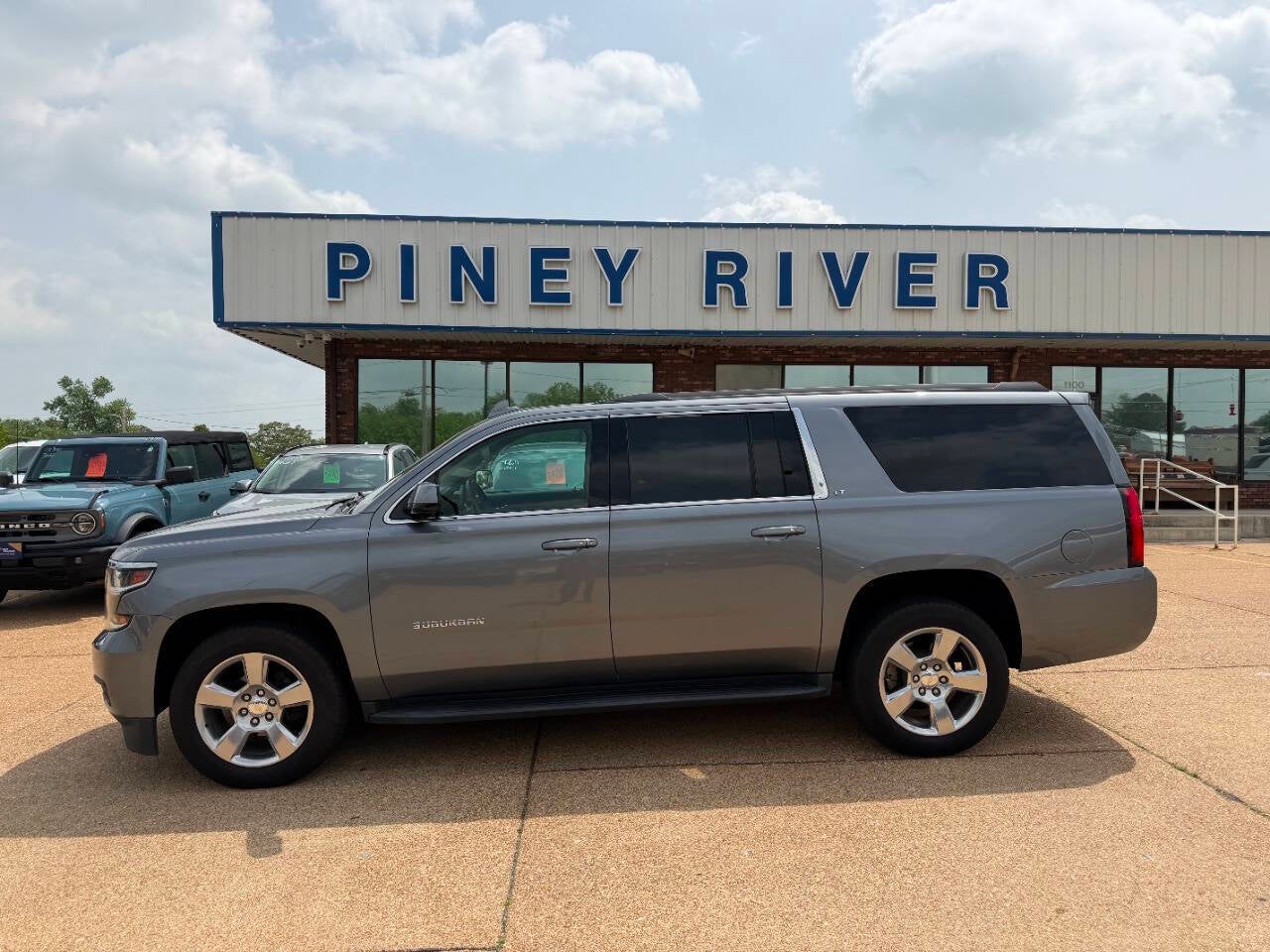 2020 Chevrolet Suburban LT 4x4 4dr SUV