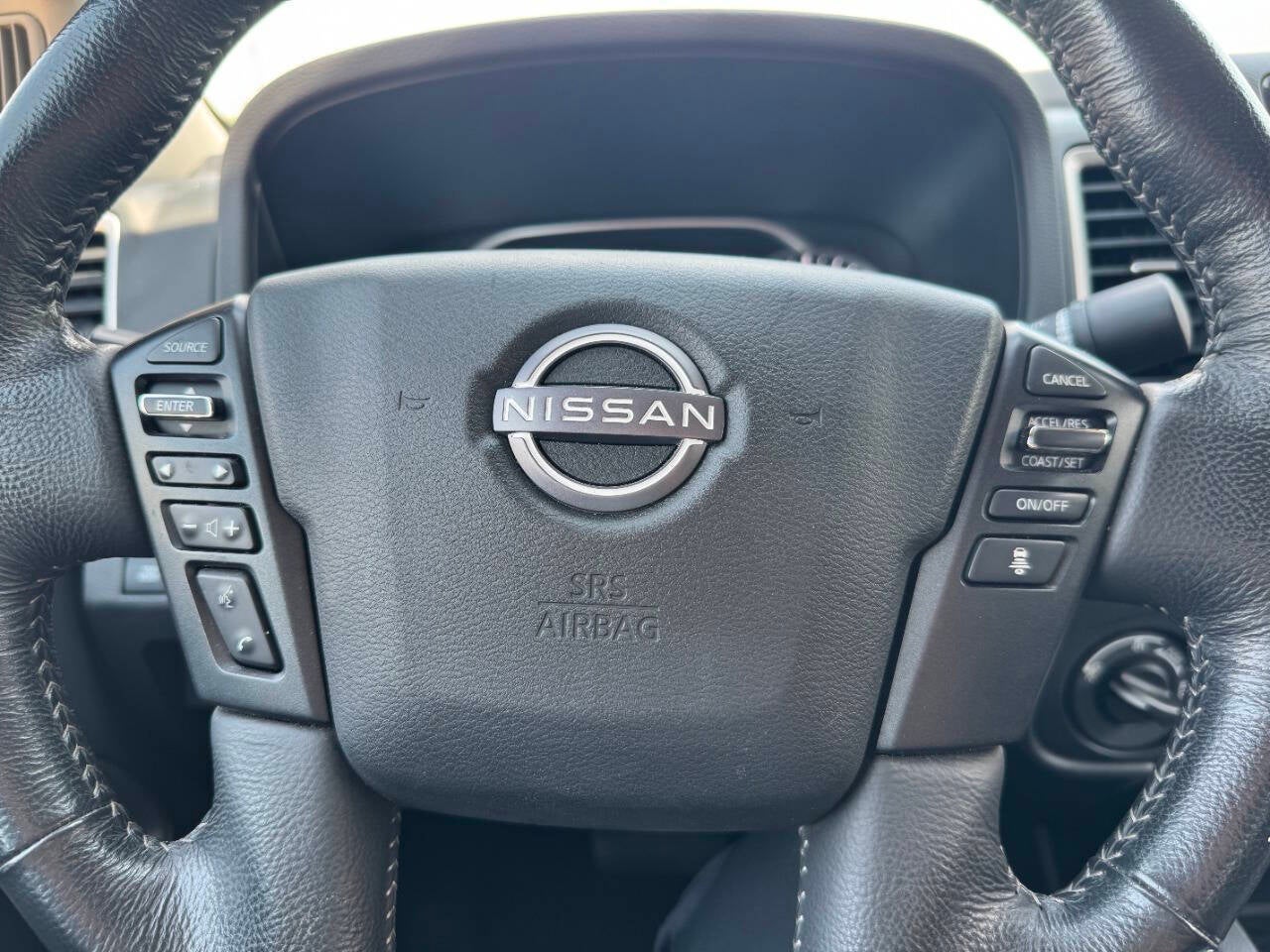 2022 Nissan Frontier SV 4x4 4dr Crew Cab 5 ft. SB