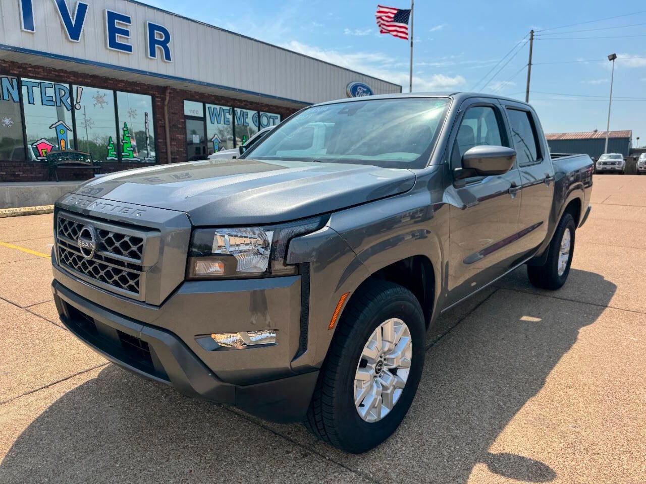 2022 Nissan Frontier SV 4x4 4dr Crew Cab 5 ft. SB