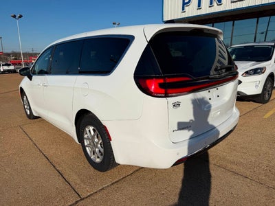 2023 Chrysler Pacifica Touring L 4dr Mini Van
