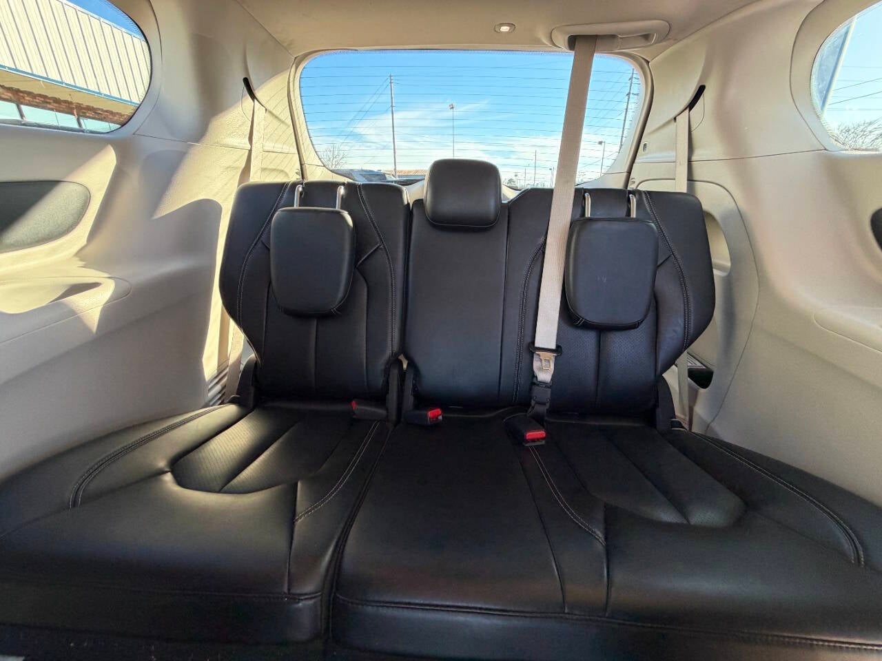 2023 Chrysler Pacifica Touring L 4dr Mini Van