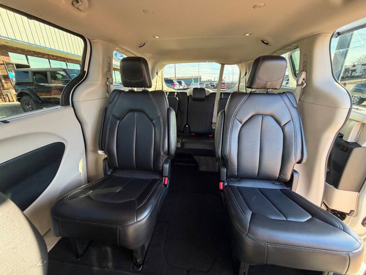 2023 Chrysler Pacifica Touring L 4dr Mini Van