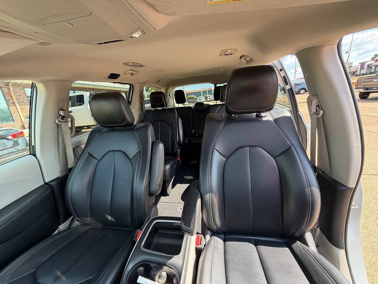 2023 Chrysler Pacifica Touring L 4dr Mini Van