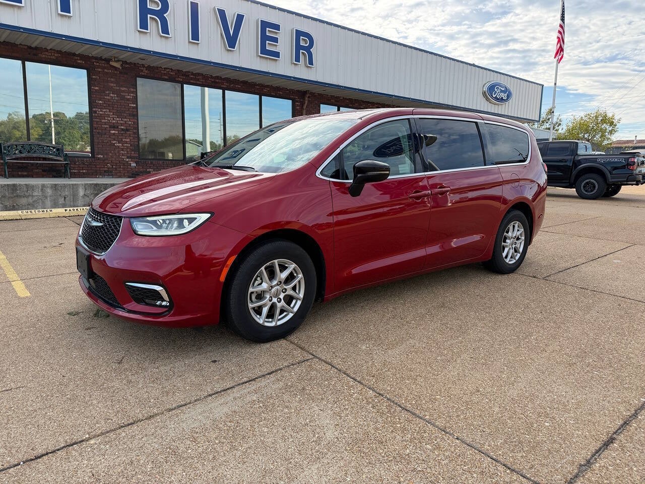 2024 Chrysler Pacifica Touring L 4dr Mini Van