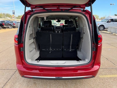2024 Chrysler Pacifica Touring L 4dr Mini Van