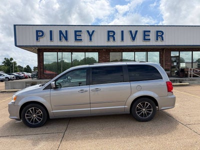 2017 Dodge Grand Caravan SXT 4dr Mini Van