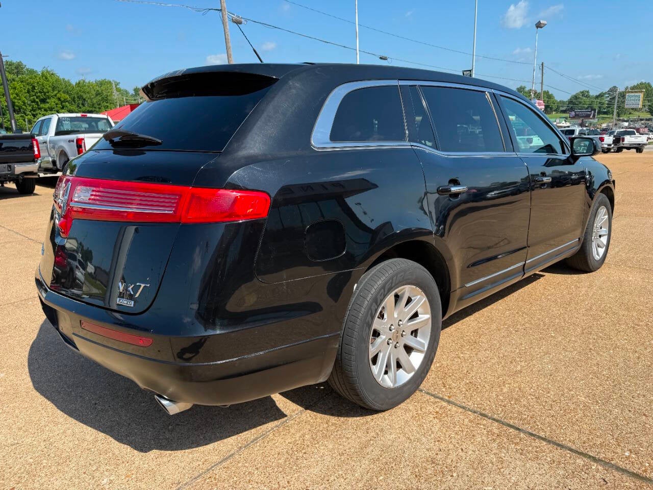 2015 Lincoln MKT Town Car Livery Fleet AWD 4dr Crossover