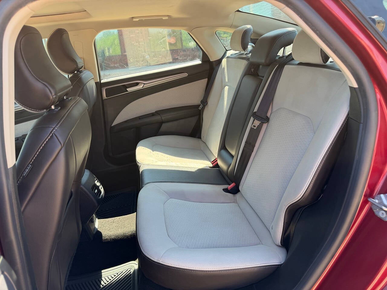 2019 Ford Fusion SE 4dr Sedan