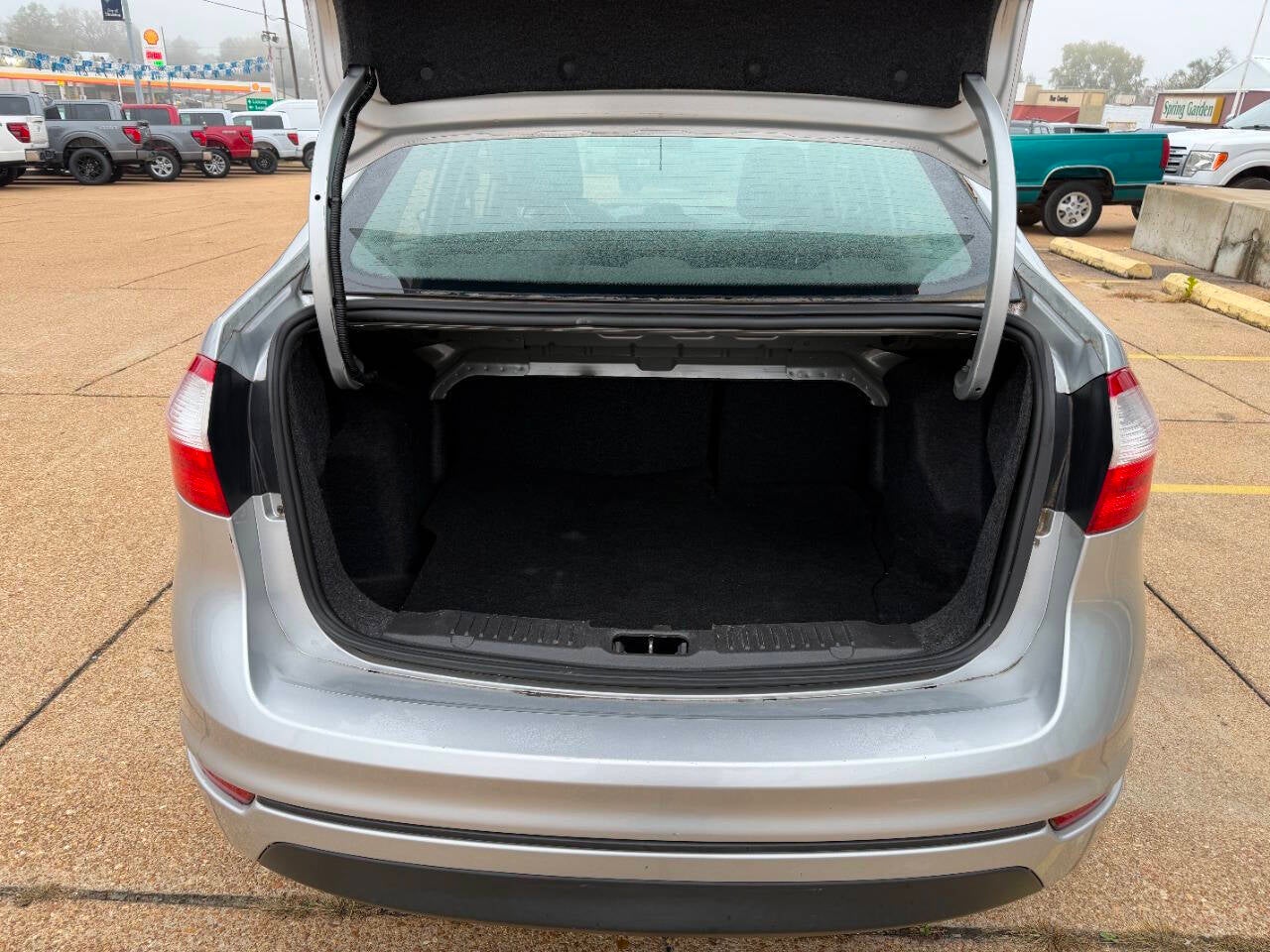 2018 Ford Fiesta SE 4dr Sedan