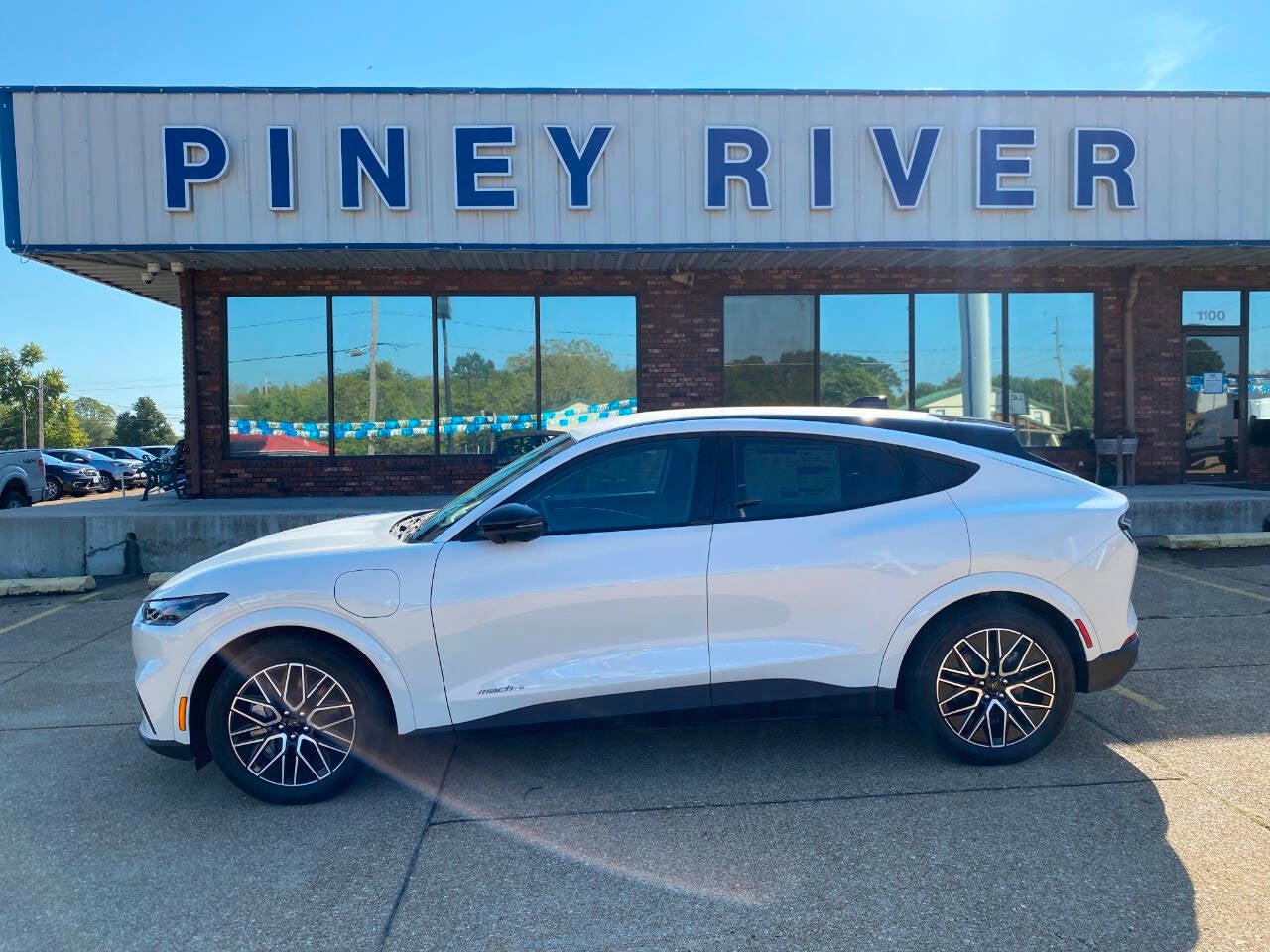 2025 Ford Mustang Mach-E Premium 4dr SUV