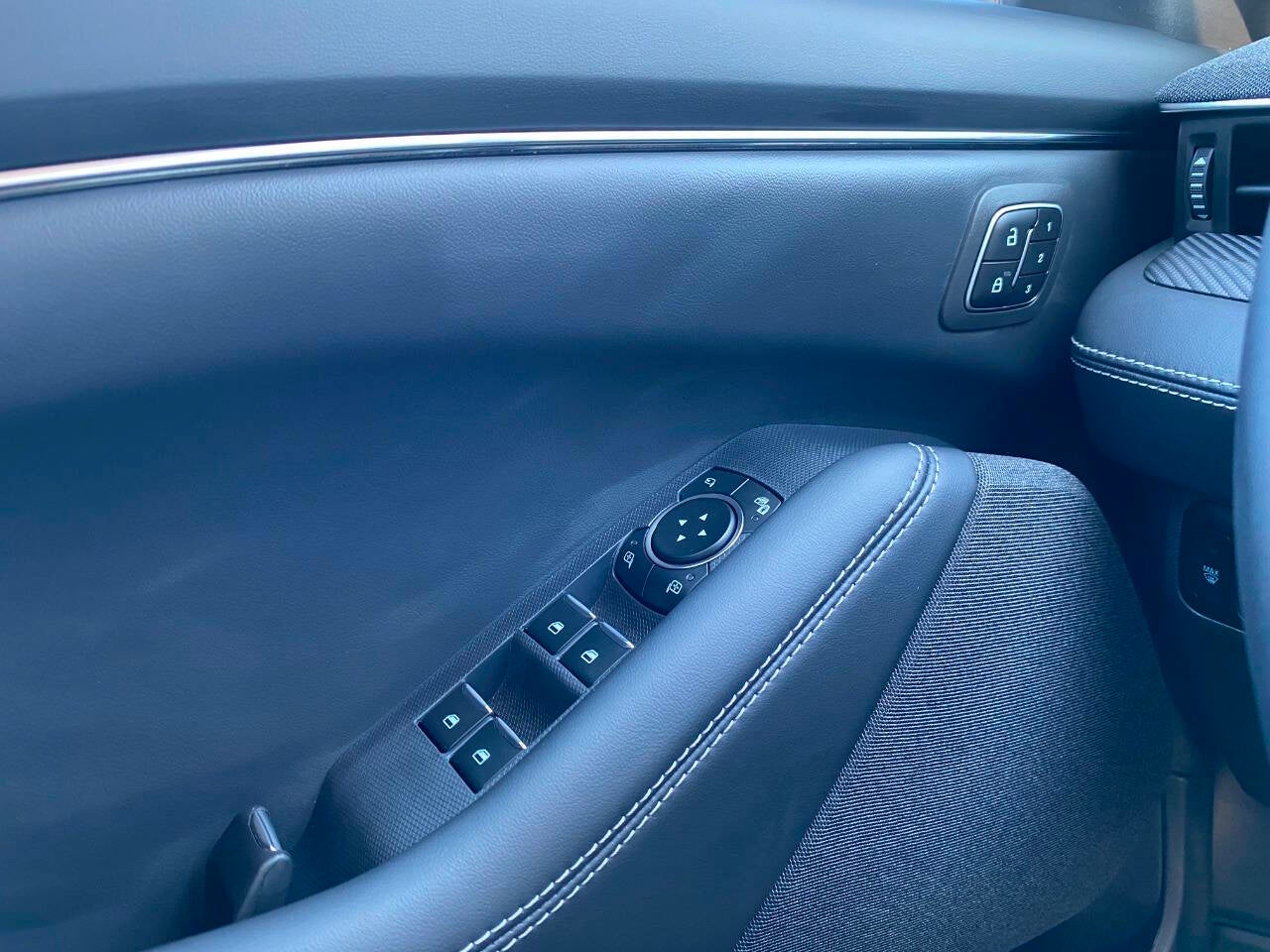 2025 Ford Mustang Mach-E Premium 4dr SUV