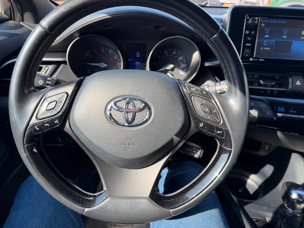 2018 Toyota C-HR XLE Premium 4dr Crossover