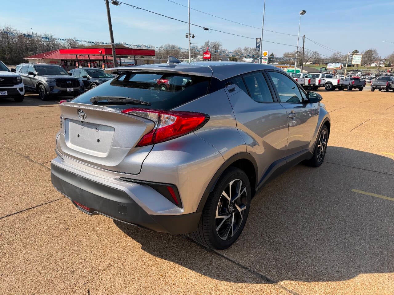 2018 Toyota C-HR XLE Premium 4dr Crossover