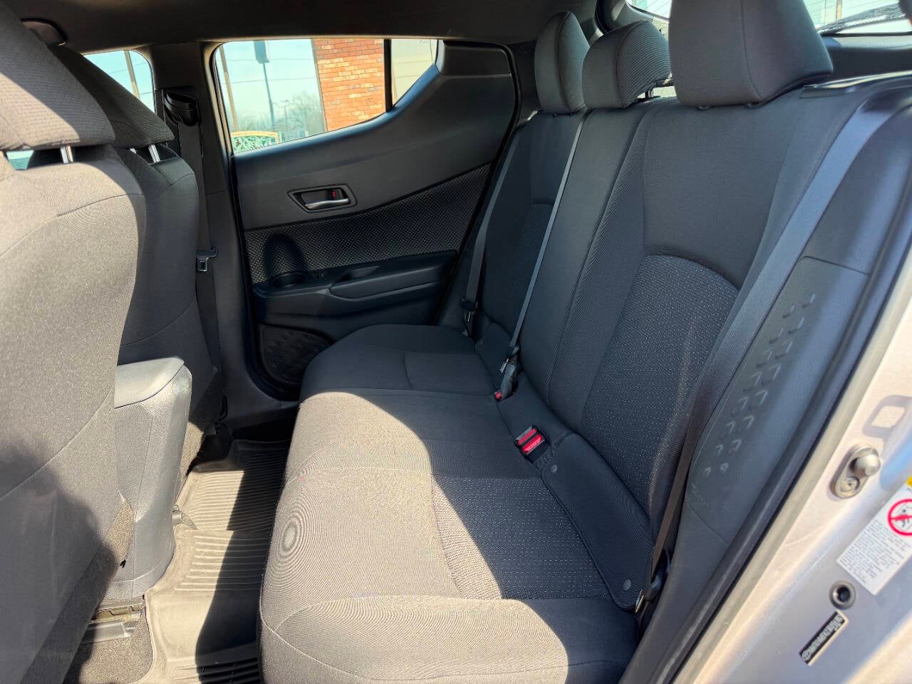 2018 Toyota C-HR XLE Premium 4dr Crossover