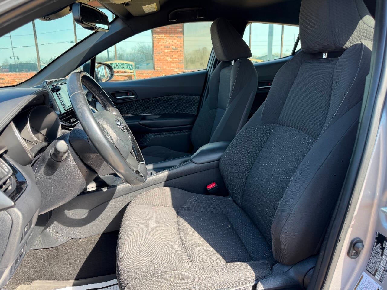 2018 Toyota C-HR XLE Premium 4dr Crossover