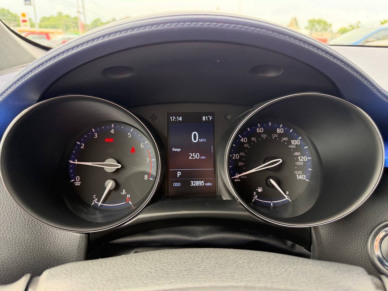 2022 Toyota C-HR XLE 4dr Crossover