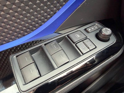 2022 Toyota C-HR XLE 4dr Crossover