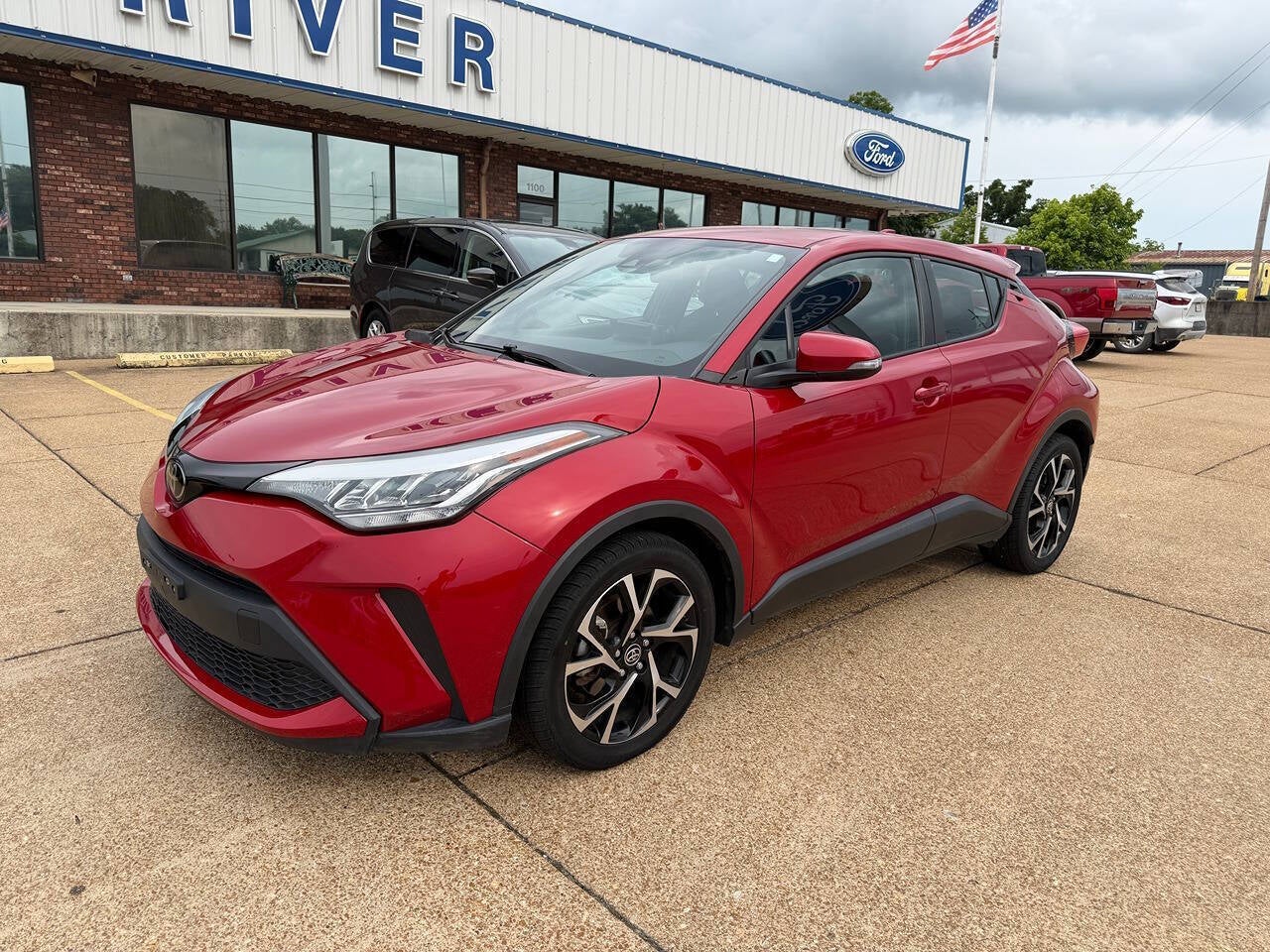 2022 Toyota C-HR XLE 4dr Crossover