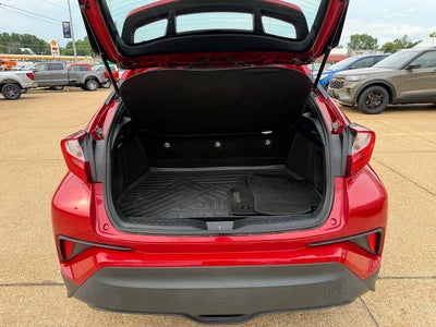 2022 Toyota C-HR XLE 4dr Crossover
